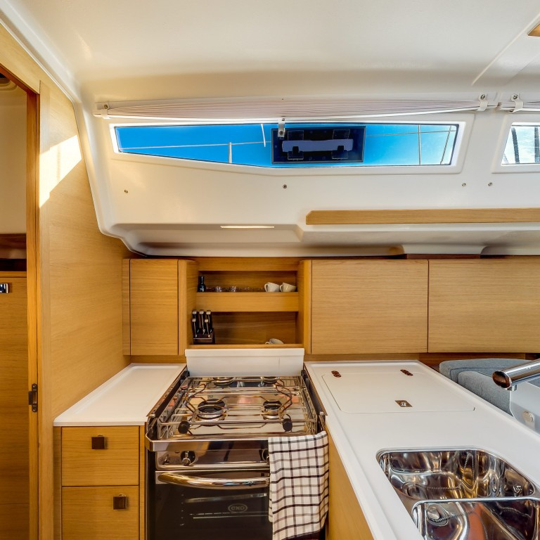 Yacht ELAN - E4 "Luna"