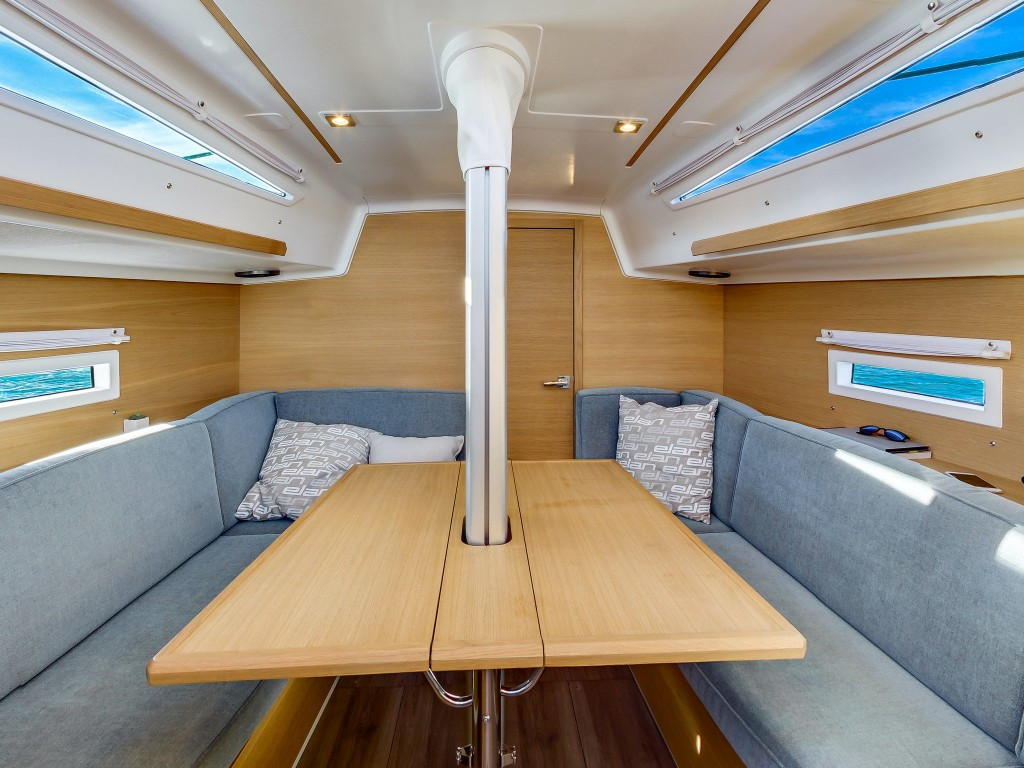 Yacht ELAN - E4 "Luna"