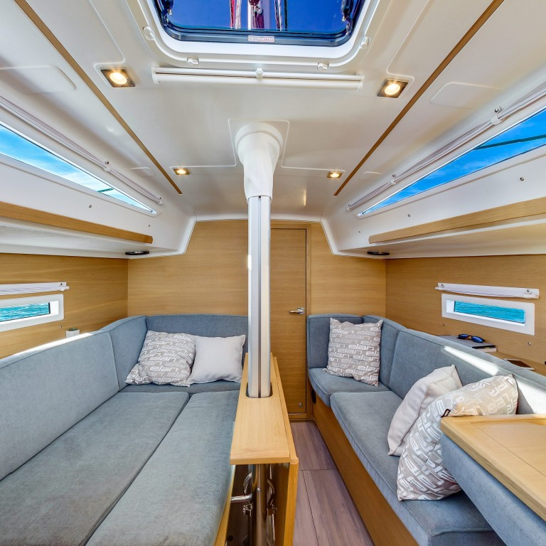 Yacht ELAN - E4 "Luna"