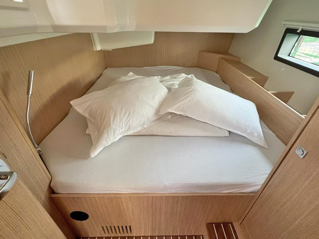 Yacht BAVARIA - C42 "Palma"