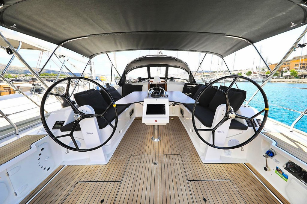 Yacht BAVARIA - Cruiser 46 "Sea Legend"