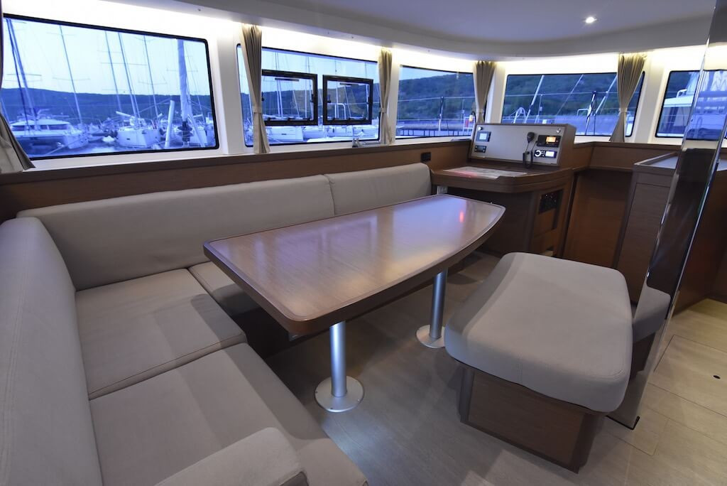 Yacht LAGOON - 42 "Lolina"