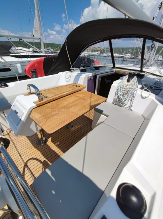 Yacht BAVARIA - C42 "Gala"