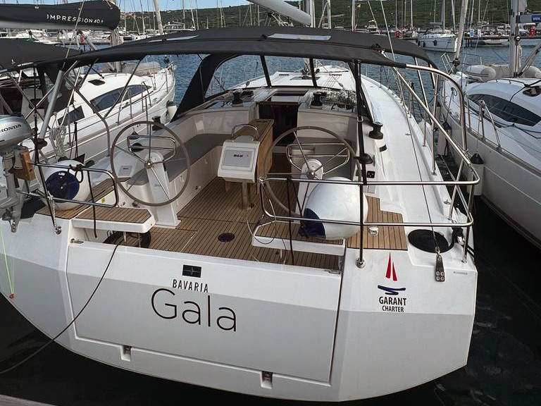 Yacht BAVARIA - C42 "Gala"