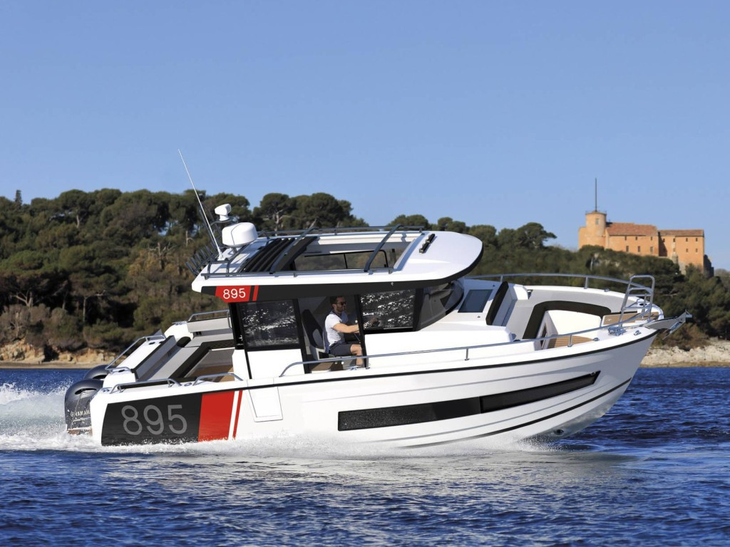 Yacht JEANNEAU - Merry Fisher 895 "Surprise"