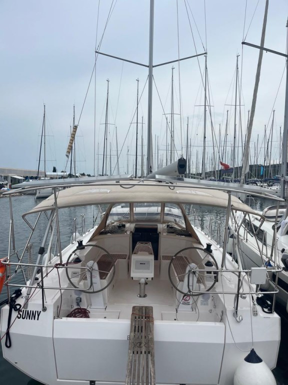 Yacht BAVARIA - C38 "Sunny"