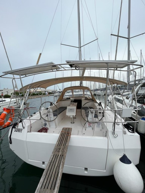 Yacht BAVARIA - C38 "Sunny"