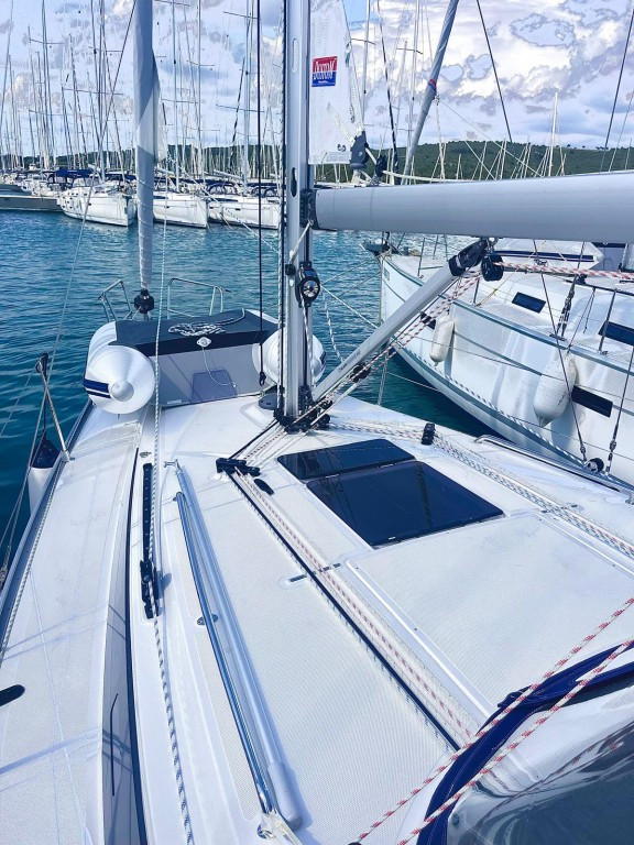 Yacht BAVARIA - Cruiser 34 "Kora"