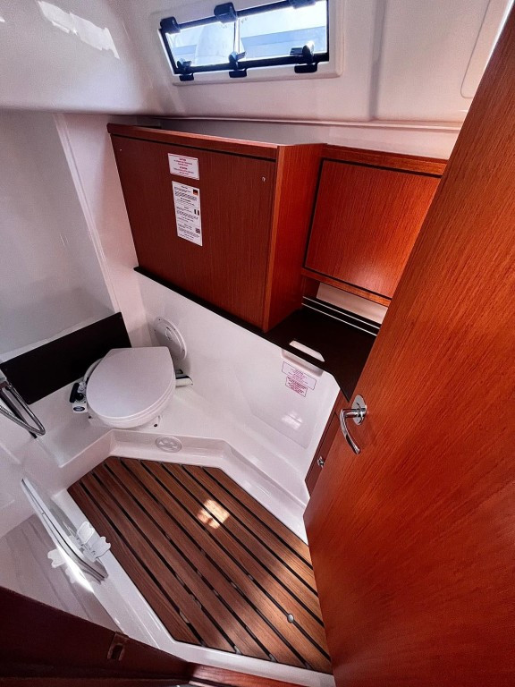 Yacht BAVARIA - Cruiser 34 "Kora"