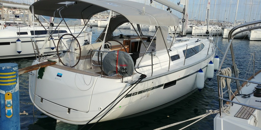Yacht BAVARIA - Cruiser 37 "Alegria"
