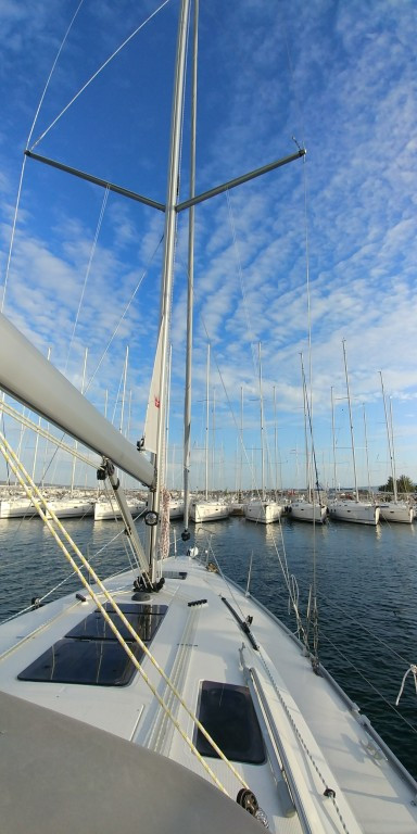 Yacht BAVARIA - Cruiser 37 "Alegria"