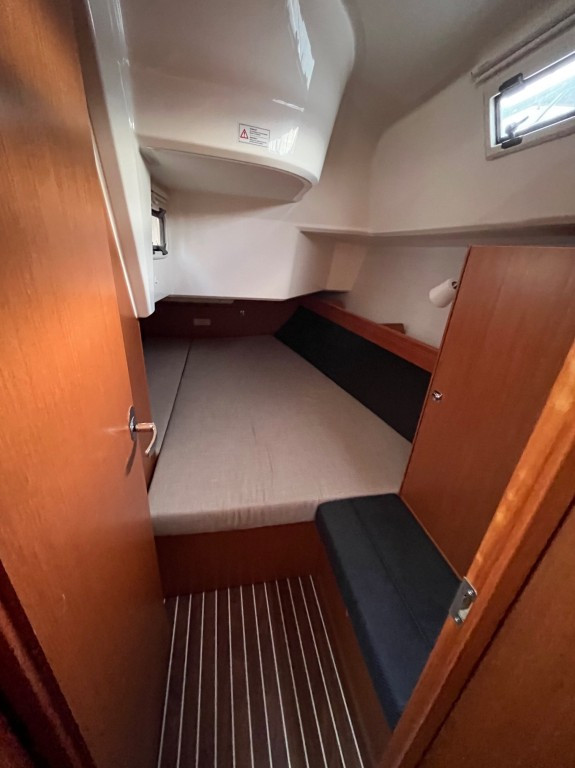 Yacht BAVARIA - Cruiser 37 "Amalia"