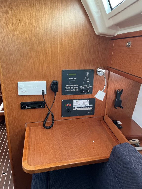 Yacht BAVARIA - Cruiser 37 "Amalia"