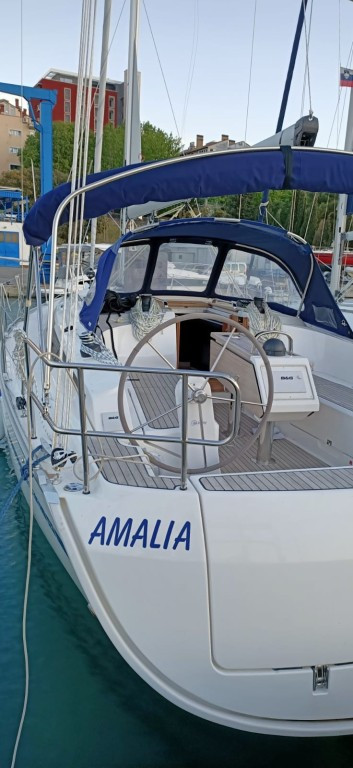 Yacht BAVARIA - Cruiser 37 "Amalia"