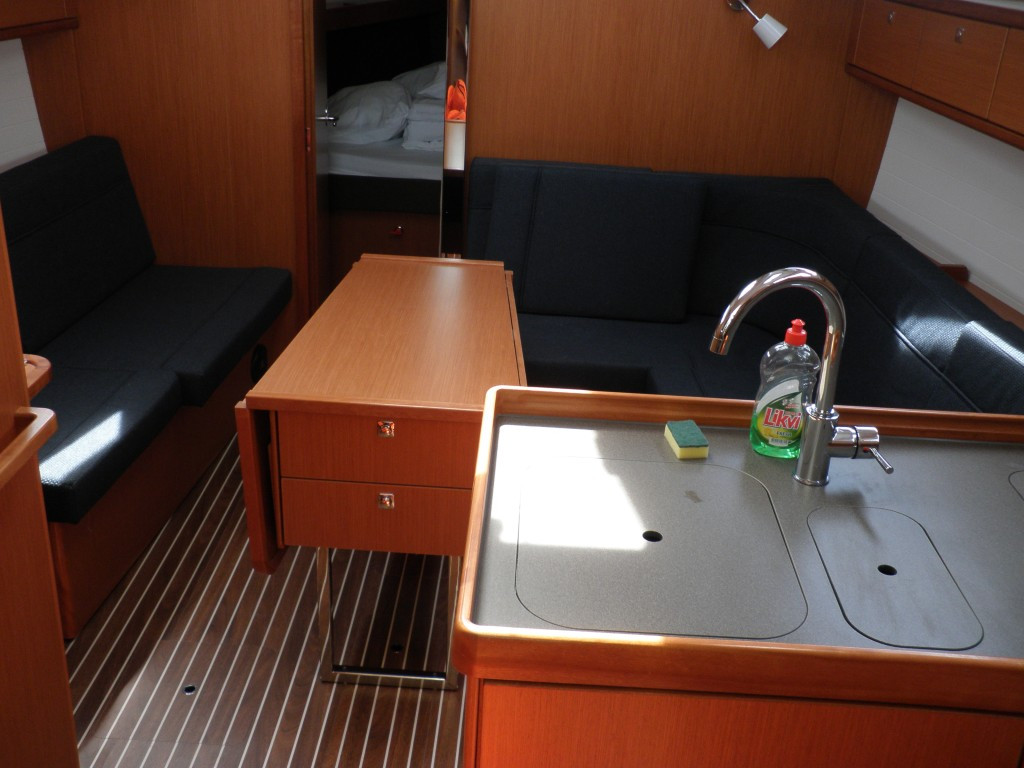 Yacht BAVARIA - Cruiser 37 "Gita"