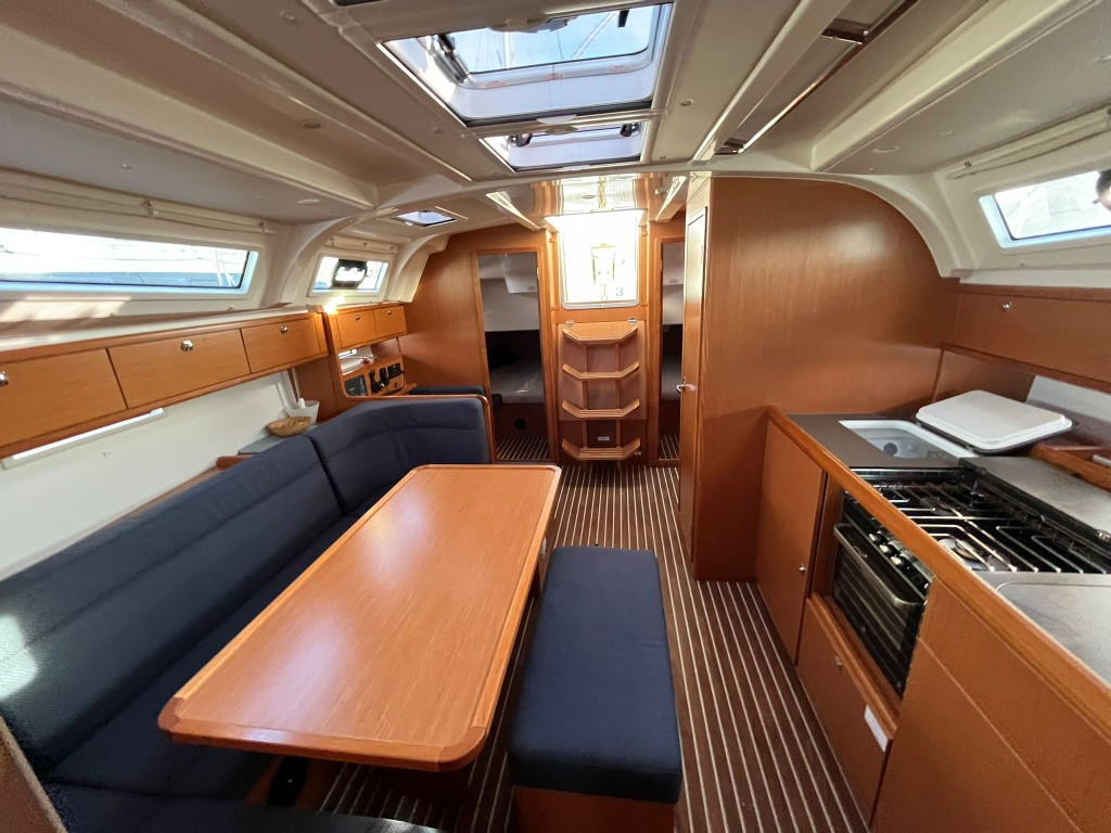 Yacht BAVARIA - Cruiser 41 "Tonka"