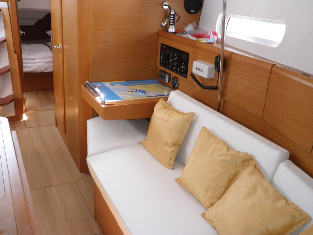 Yacht JEANNEAU - Sun Odyssey 379 "Paloma"