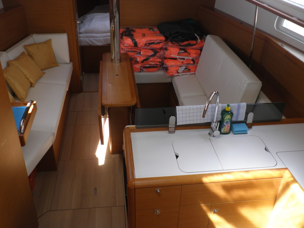Yacht JEANNEAU - Sun Odyssey 379 "Paloma"