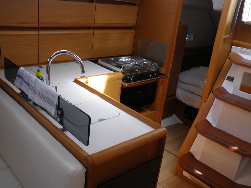 Yacht JEANNEAU - Sun Odyssey 379 "Paloma"