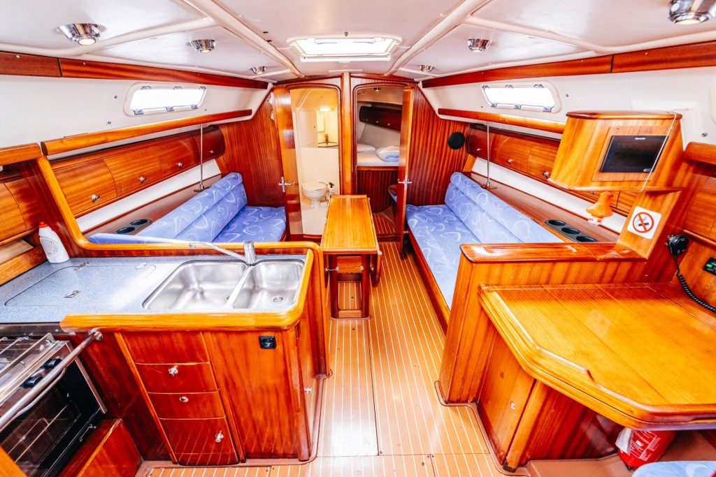 Yacht BAVARIA - 36 "Dolkar"