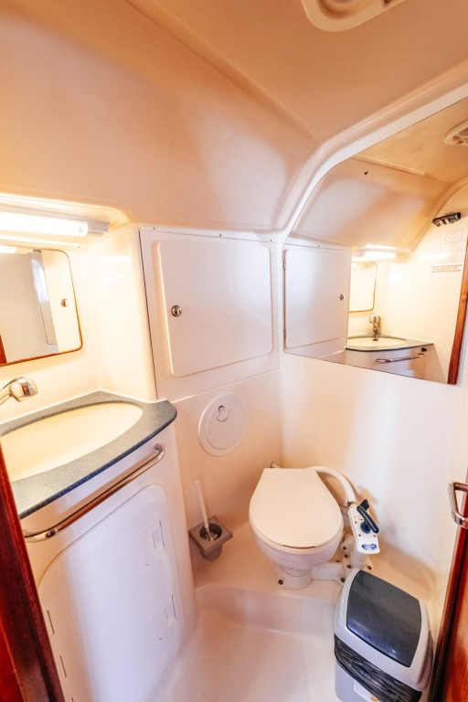 Yacht BAVARIA - 36 "Dolkar"