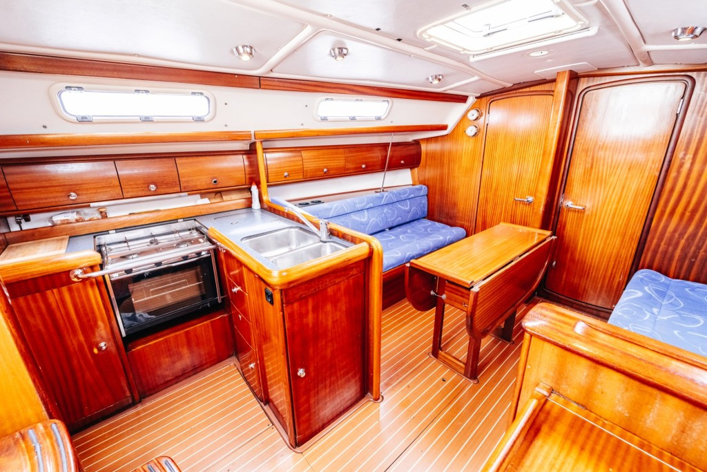 Yacht BAVARIA - 36 "Dolkar"