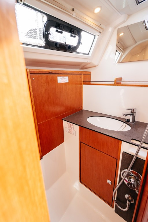 Yacht BAVARIA - Cruiser 37 "Blue Tone"