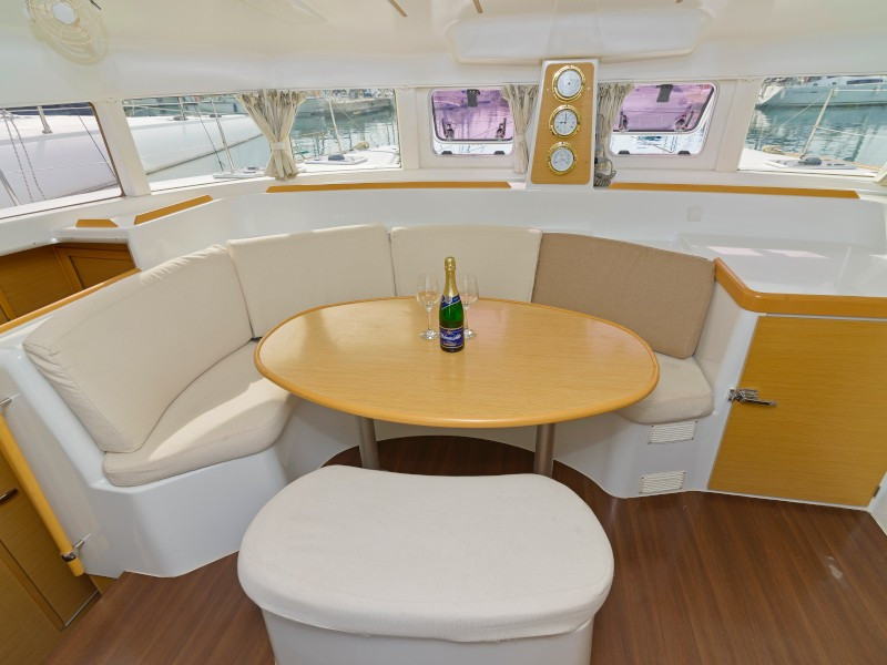 Yacht LAGOON - 380 "Shona"