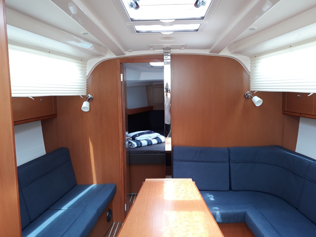 Yacht BAVARIA - Cruiser 37 "Misac"