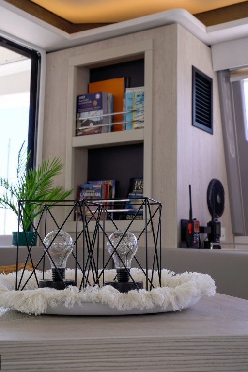 Yacht ROBERTSON AND CAINE - Leopard 45 "Manaphy"