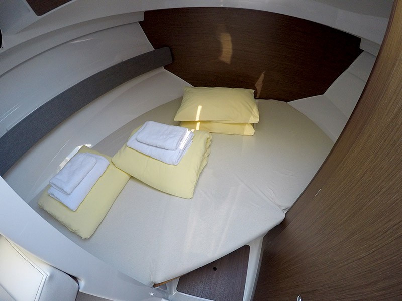 Yacht BENETEAU - Antares 8 OB "Lovre"