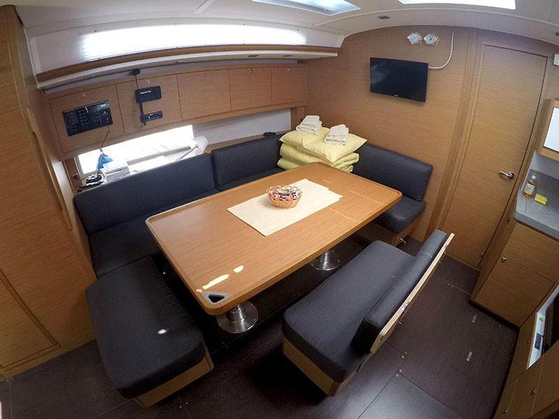 Yacht DUFOUR - 470 "Ljubov"