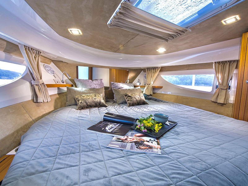 Yacht MAREX - Marex 360 Cabriolet Cruiser "7 Happy Days"