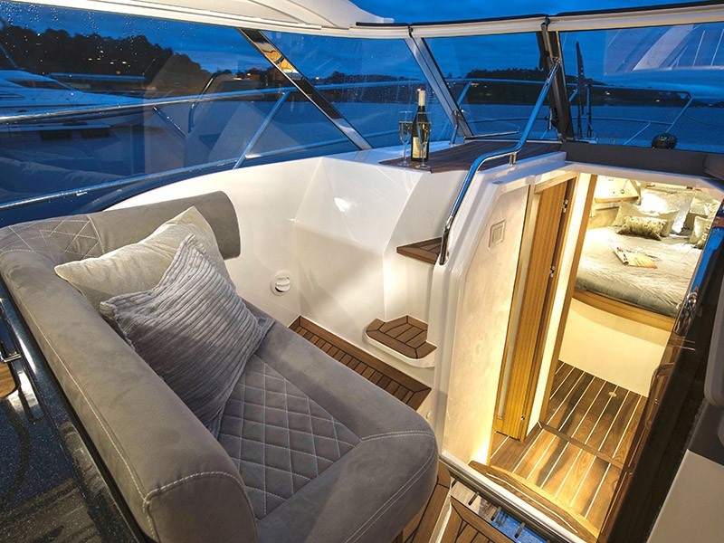 Yacht MAREX - Marex 360 Cabriolet Cruiser "7 Happy Days"