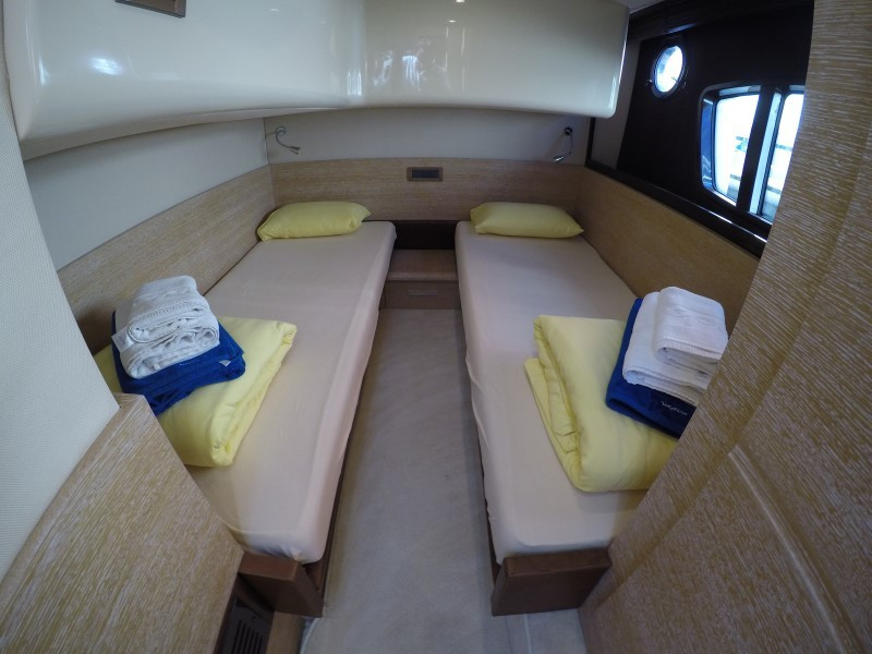 Yacht AZIMUT - 47 Fly "Luma"