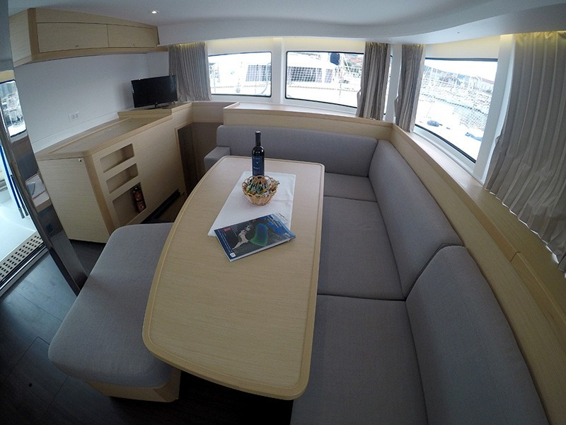 Yacht LAGOON - 42 "Aymeline"