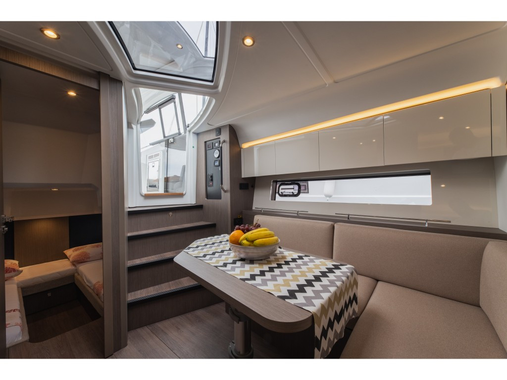 Yacht BENETEAU - Gran Turismo 41 "Miami Vice"