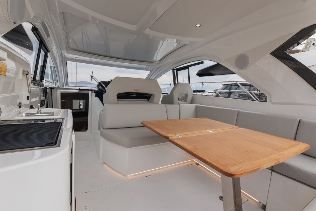 Yacht BENETEAU - Gran Turismo 41 "Miami Vice"