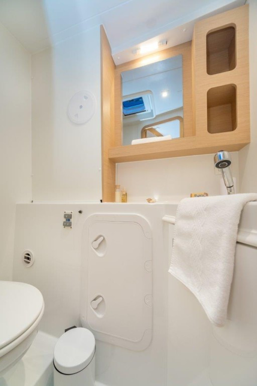 Yacht LAGOON - 42 "Leggiero"