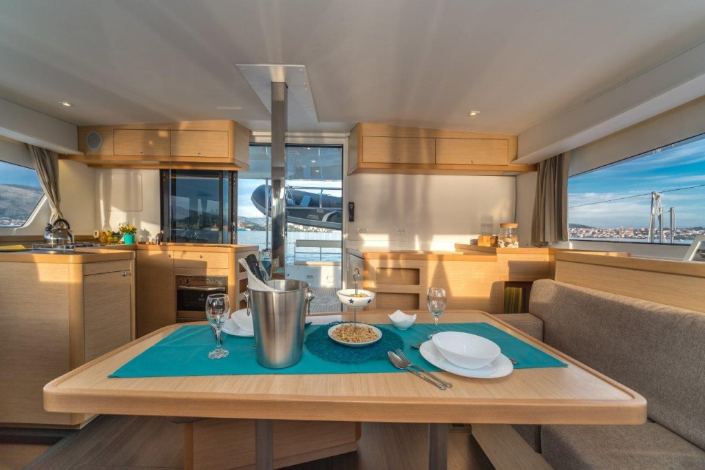 Yacht LAGOON - 42 "Leggiero"