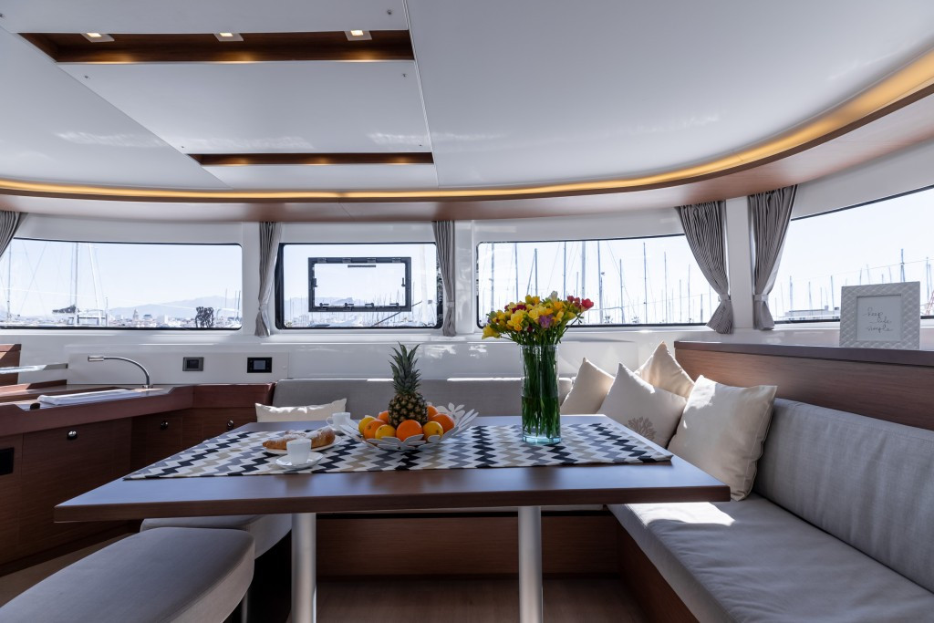 Yacht LAGOON - 46 "Hangover"