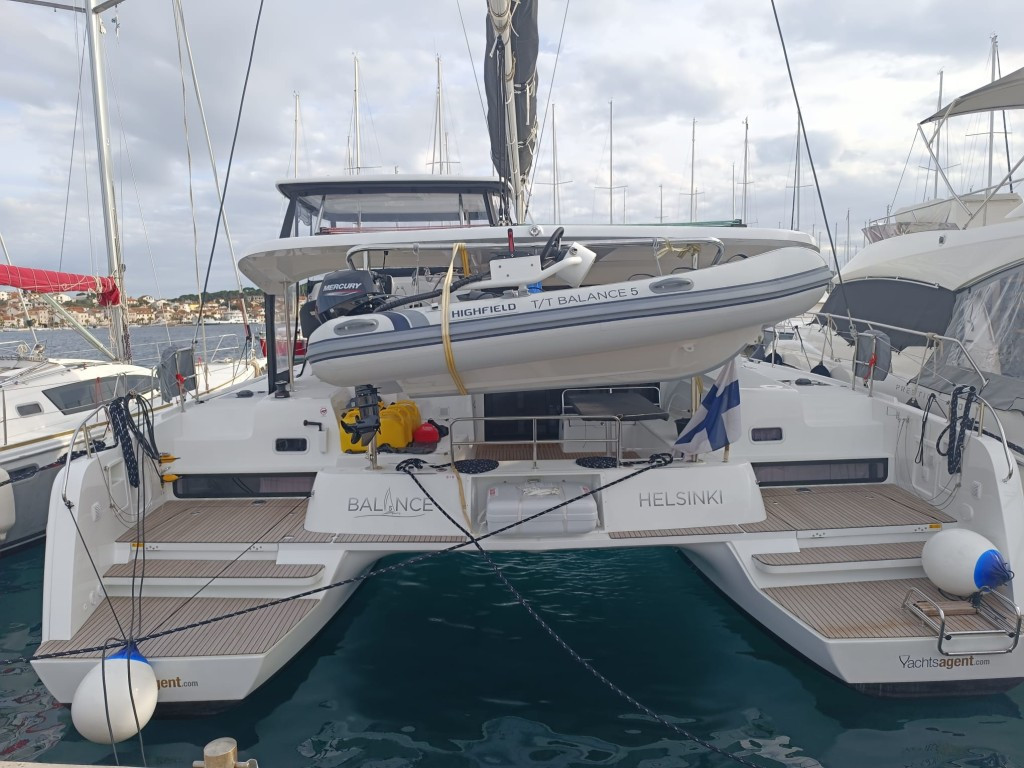 Yacht LAGOON - 42 "Balance 5"