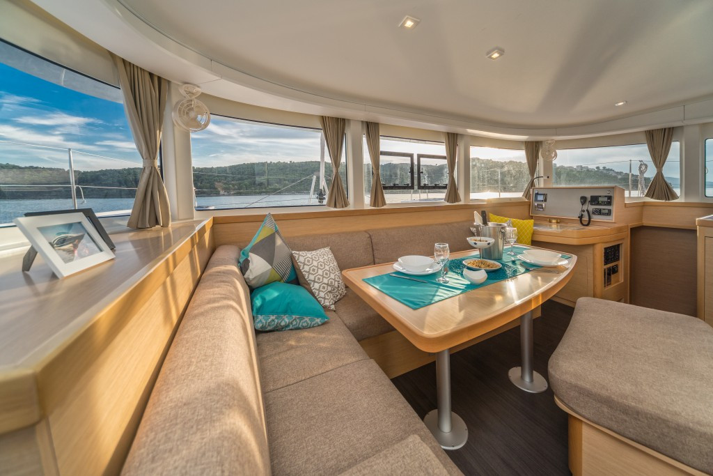 Yacht LAGOON - 42 "Balance 5"