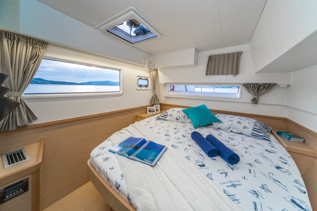 Yacht LAGOON - 42 "Balance 5"