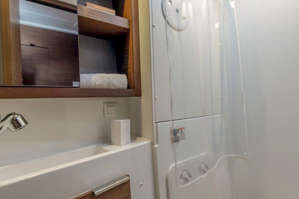 Yacht LAGOON - 40 "Sailor Moon"