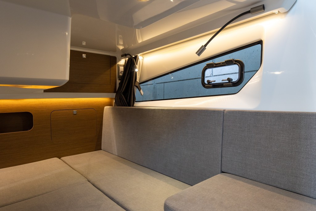 Yacht BENETEAU - Antares 11 Fly "Desiree"