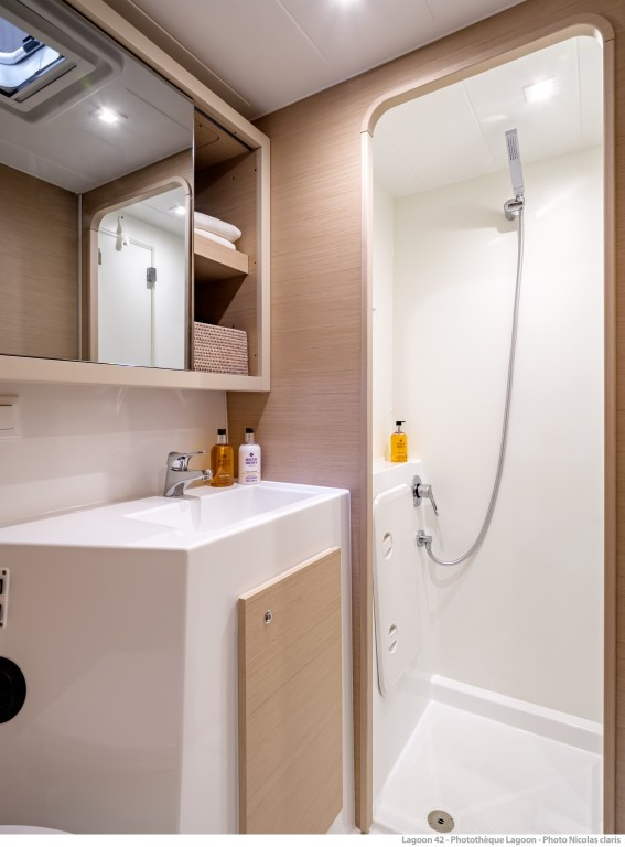 Yacht LAGOON - 42 "Aventus"