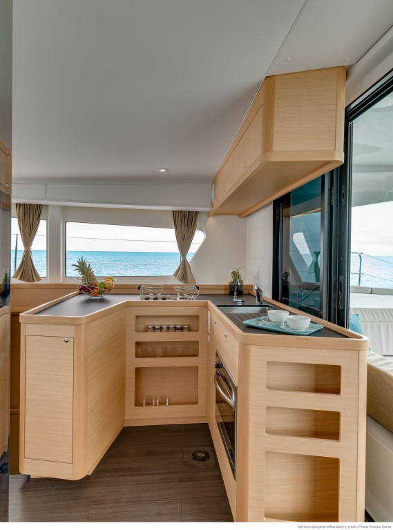 Yacht LAGOON - 42 "Aventus"