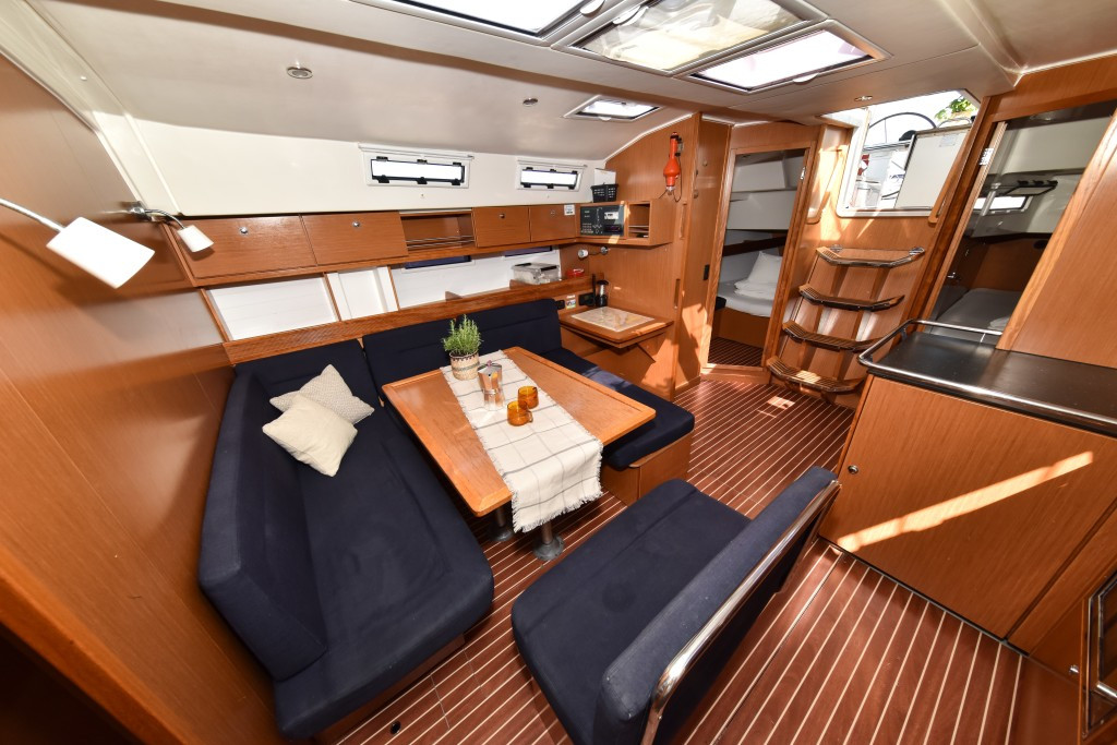 Yacht BAVARIA - Cruiser 45 "Controvento"