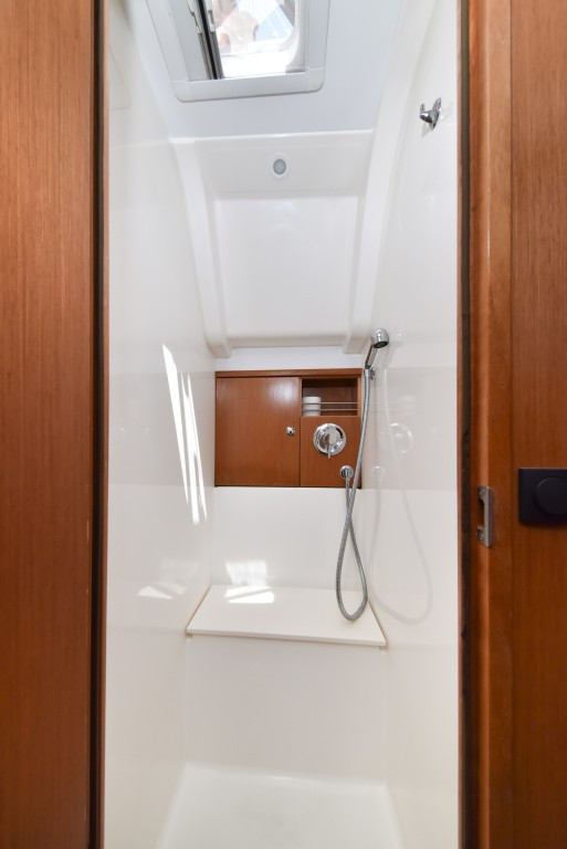 Yacht BAVARIA - Cruiser 51 "Yolo"